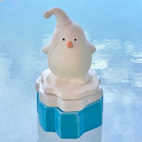 Ellia Winter Waddle Penguin Porcelain Essential Oil Aroma Diffuser ~ No Oil - Picture 2 of 9